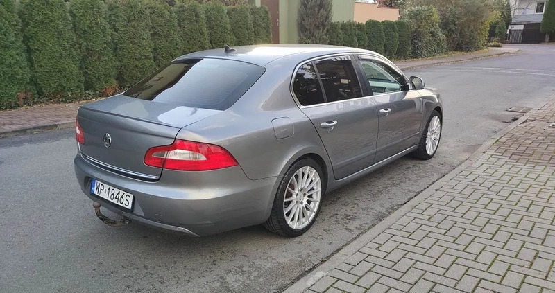 Skoda Superb cena 29900 przebieg: 208000, rok produkcji 2011 z Płock małe 704